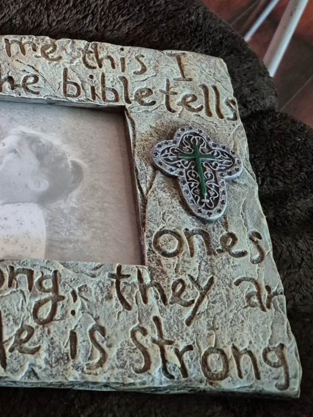Frame-ology Stand-Up Picture Frame Jesus Loves Me Stone-Textured Resin Engraved